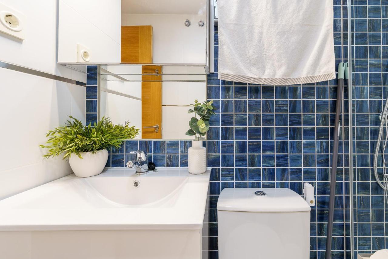 Malagasuite Cozy Center Apartment & Parking Екстер'єр фото