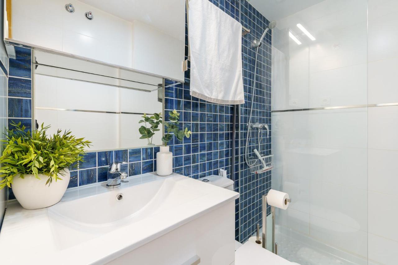 Malagasuite Cozy Center Apartment & Parking Екстер'єр фото